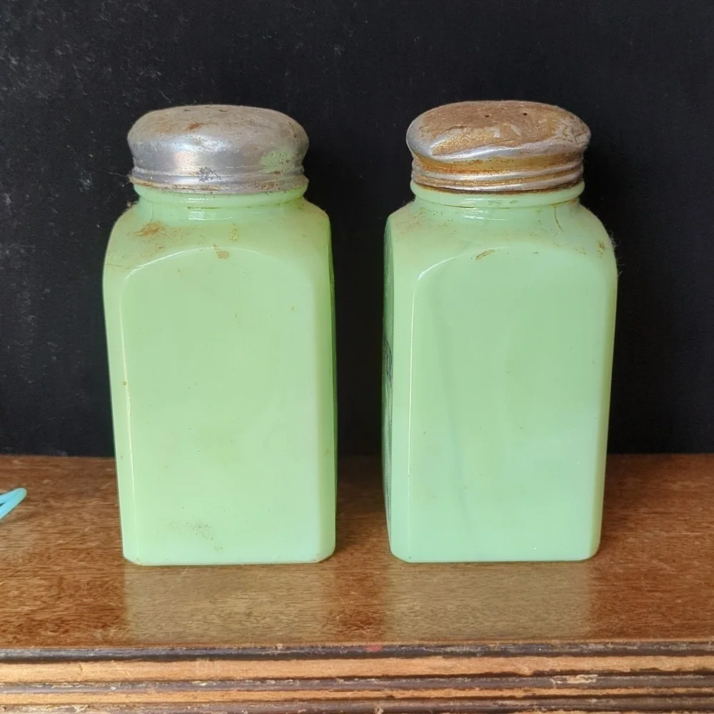 Mckee Jadeite Kitchenware Pepper Shaker - Picture 3 of 8
